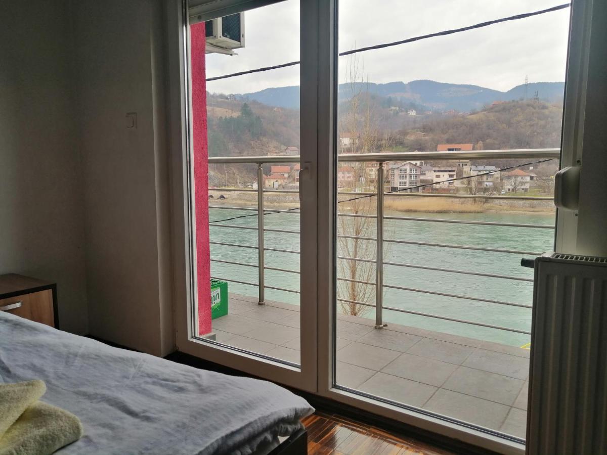 Apartmani Simic วิเชกราด ภายนอก รูปภาพ