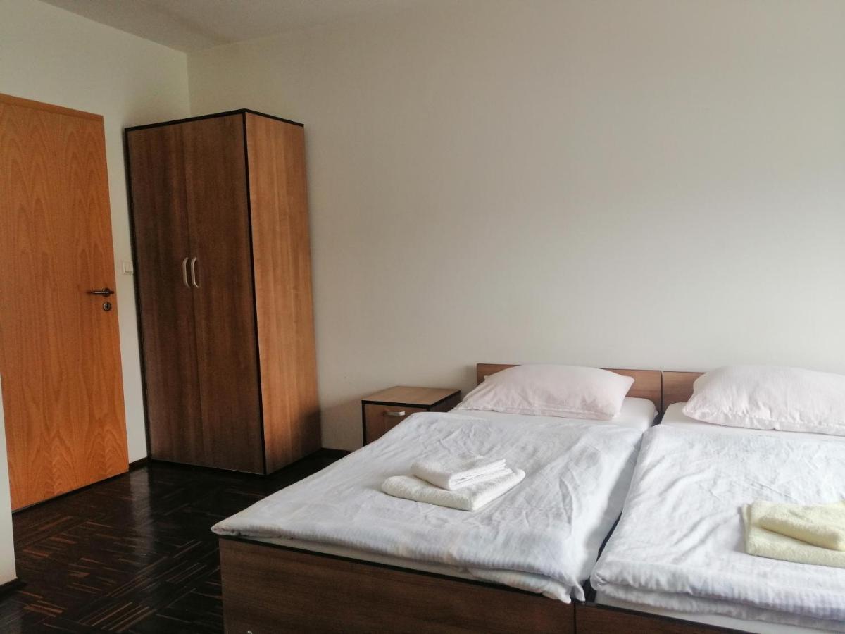 Apartmani Simic วิเชกราด ภายนอก รูปภาพ